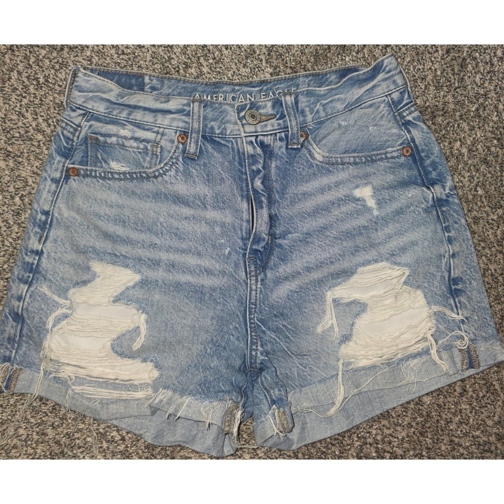 American Eagle Mom Shorts Womens 2 Light Wash Distressed High Waisted Denim
